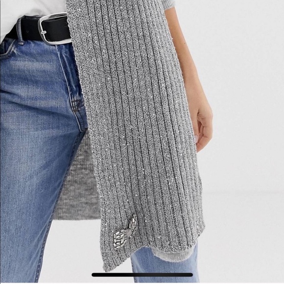 ASOS GRAY SCARF W BOWTIE - Picture 3 of 5